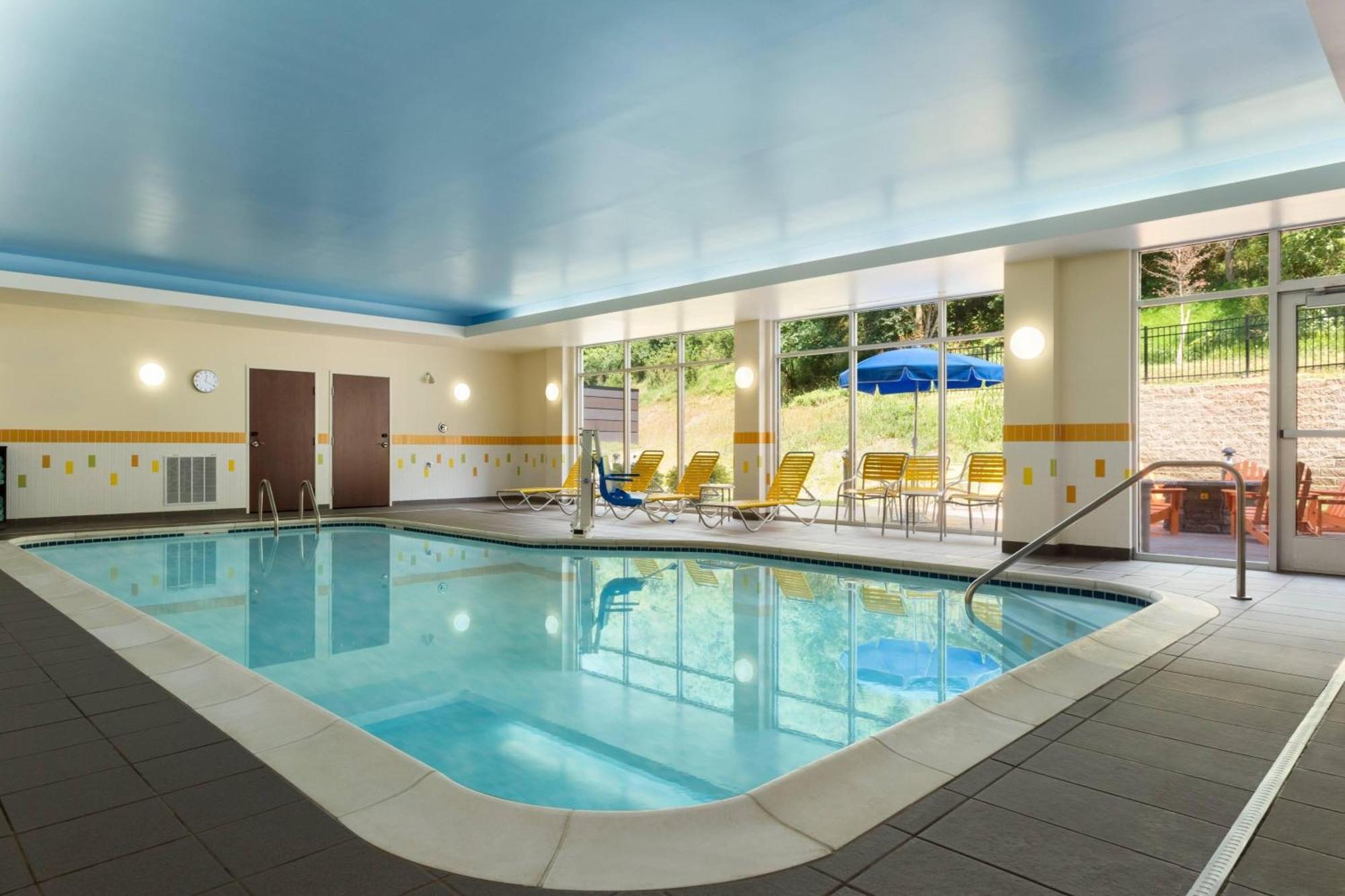 Fairfield Inn & Suites By Marriott Атенс Екстериор снимка